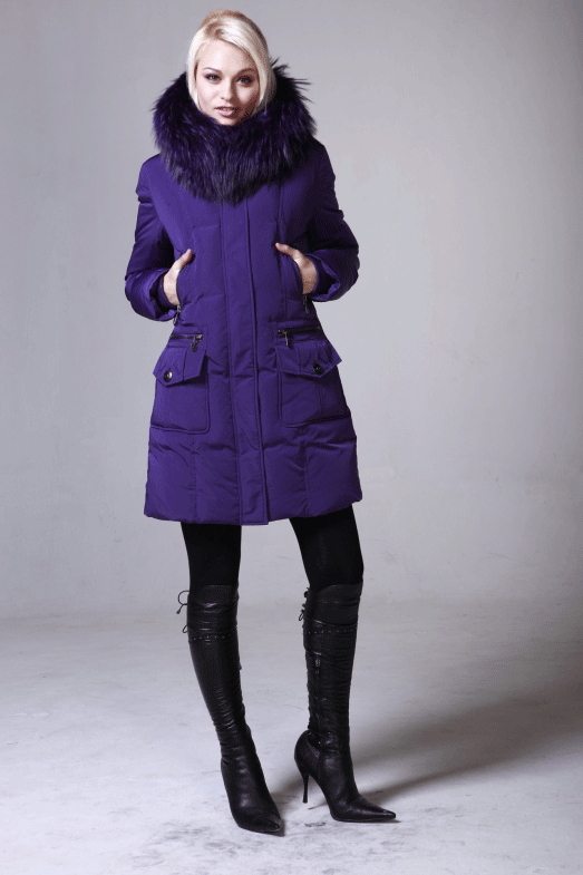 куртка-пуховик фиолетового цвета