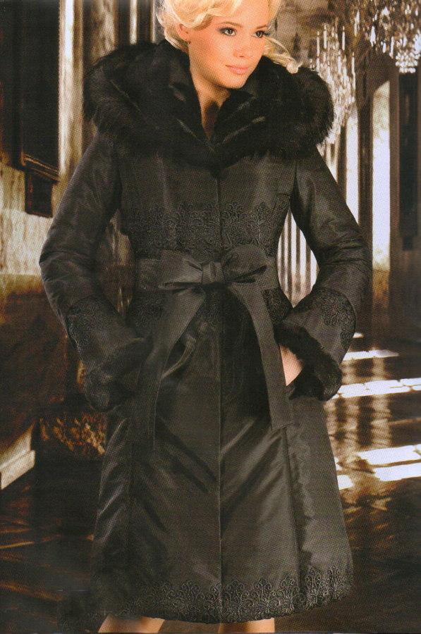 Пальто с оригинальной отделкой мехом и кружевом "Vishi"
